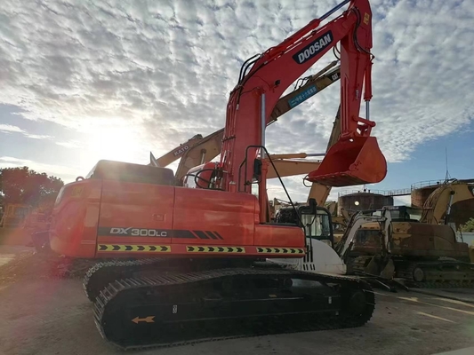 Ζεστό αντικείμενο Doosan DX300LC εκσκαφέας με κινητήρα HINO από την Ιαπωνία σε εξαιρετική κατάσταση