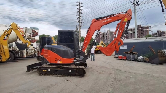 Μετακινούμενος τύπος Excavator Crawler Χρησιμοποιείται Hitachi ZX65UR για τις ανάγκες της κατασκευής σας