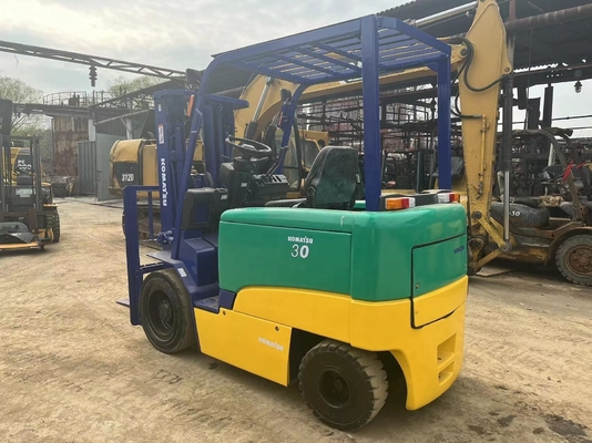 3 τόνους υδραυλικό ανεφοδιαστικό Komatsu FD30 μεταχειρισμένο Mini ανεφοδιαστικό για την ανύψωση