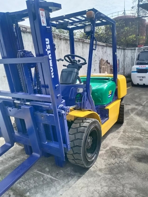 KOMATSU FD30 3 τόνων φορτηγό με πιρούνι χρησιμοποιημένο φορτηγό ανύψωσης μικρών παλέτων για δοχεία αποθήκευσης