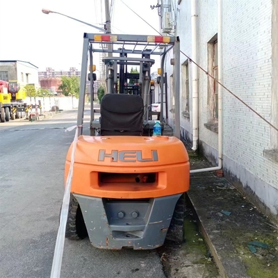 Ανταγωνιστικό ελικόπτερο K35 4 τόνων με αρχικό χρώμα και καλή κατάσταση