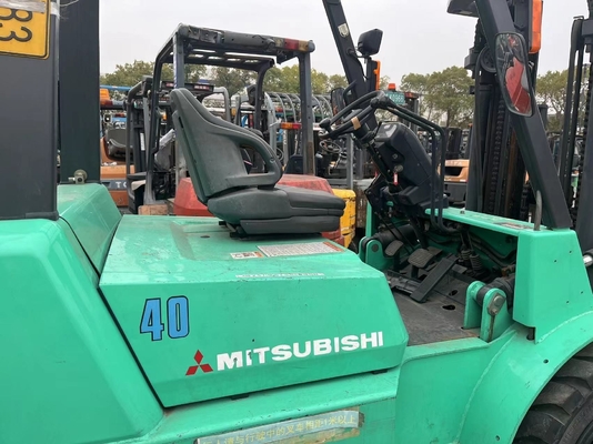 Χρησιμοποιούμενο ντίζελ ανελκυστήρα Mitsubishi FD40 με 4 τόνους.