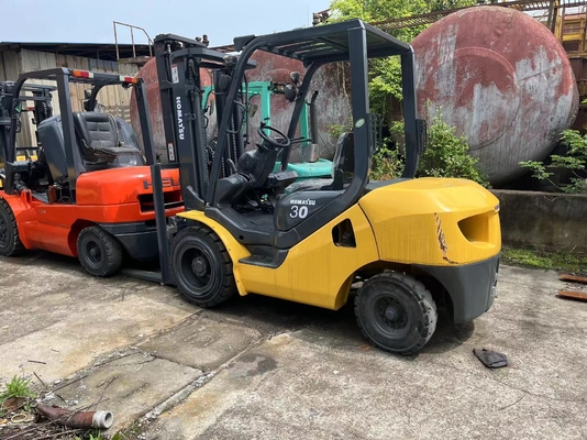 2022 Komatsu 3T ανελκυστήρας σε εξαιρετική κατάσταση με χαμηλές ώρες εργασίας