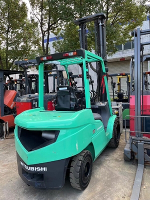 Καλή κατάσταση Mitsubishi 35 Βελτιωμένο φορτηγό 127kW ισχύς