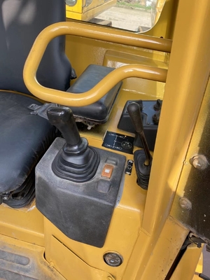 Χρησιμοποιούμενη Caterpillar CAT D4G Dozer Crawler Bulldozer σε απόθεμα για κατασκευαστικά μηχανήματα