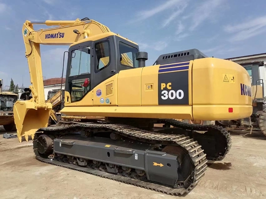 Χρησιμοποιούμενη μηχανή εξορυκτήρα Komatsu PC300 και σε καλή κατάσταση με χαμηλές ώρες εργασίας