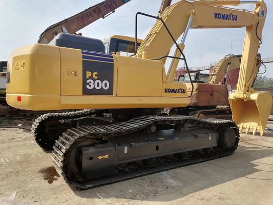 Χρησιμοποιούμενη μηχανή εξορυκτήρα Komatsu PC300 και σε καλή κατάσταση με χαμηλές ώρες εργασίας