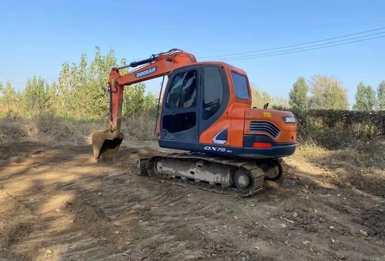 Χρησιμοποιούμενη εκσκαφέας Doosan DX75 με αρχική μπογιά και υψηλή λειτουργική απόδοση στην Ιαπωνία