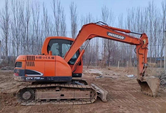 Χρησιμοποιούμενη εκσκαφέας Doosan DX75 με αρχική μπογιά και υψηλή λειτουργική απόδοση στην Ιαπωνία