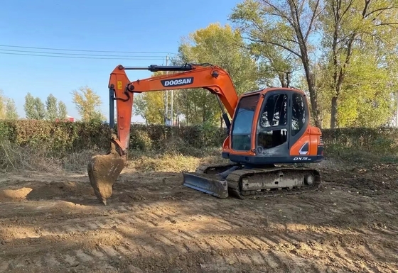 Χρησιμοποιούμενη εκσκαφέας Doosan DX75 με αρχική μπογιά και υψηλή λειτουργική απόδοση στην Ιαπωνία