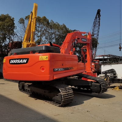 Ντουσάν DX300LC Εκσκαφέας 30TON λειτουργικό βάρος ισχυρή ισχύς χρησιμοποιείται Crawler Digger