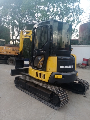 Η KOMATSU PC55 Excavator Crawler 5.5Ton Mini Digger με αρχική Ιαπωνία και υδραυλική βαλβίδα