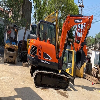 Ανοικτός εξορυκτής Doosan DX55 με αρχική μπογιά και 5,5 τόνους λειτουργικό βάρος