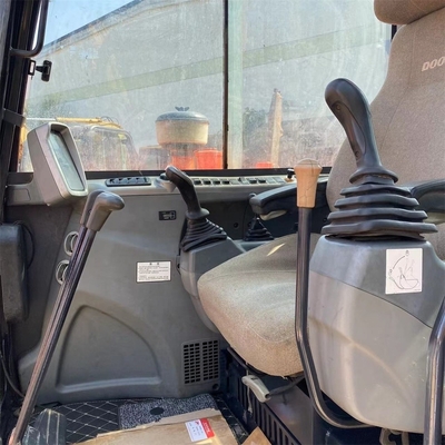 Ανοικτός εξορυκτής Doosan DX55 με αρχική μπογιά και 5,5 τόνους λειτουργικό βάρος