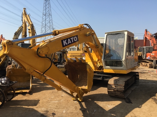 Υδραυλική εκσκαφέας KATO HD-450 με αρχικό χρώμα και κατασκευαστικά μηχανήματα