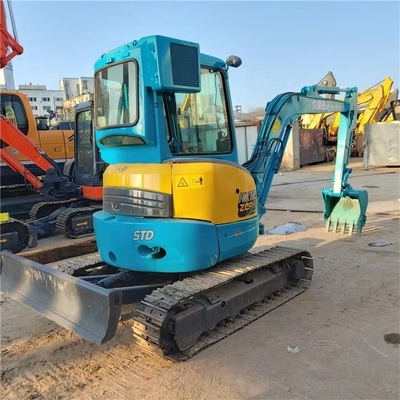 Μικρό μέγεθος καλά συντηρημένο σκάφος Kubota KX135 με πρωτότυπο χρώμα