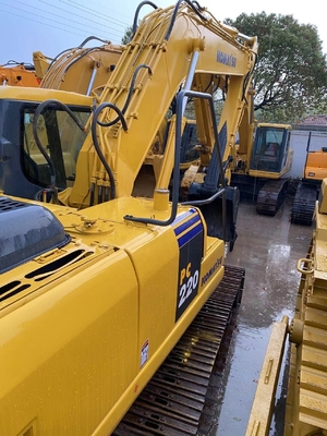 Δευτερεύουσα εξορυκτική μηχανή Komatsu PC220 με άλλη υδραυλική αντλία σε άριστη κατάσταση