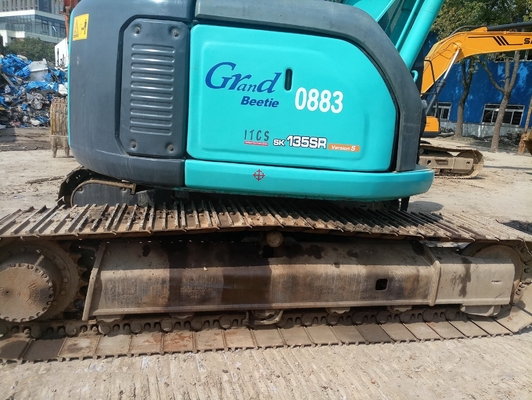 KOBELCO Χρησιμοποιούμενη σκάφτρα SK135S σε καλή κατάσταση Αρχική μπογιά Υδραυλική σκάφτρα