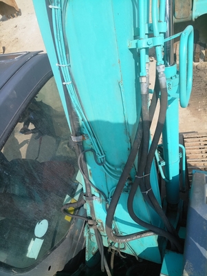 KOBELCO Χρησιμοποιούμενη σκάφτρα SK135S σε καλή κατάσταση Αρχική μπογιά Υδραυλική σκάφτρα