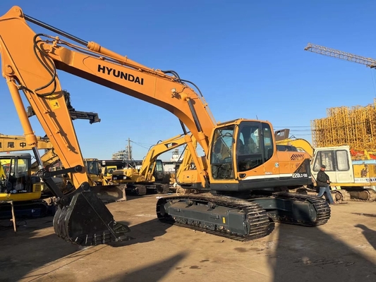 Χρησιμοποιήθηκε υδραυλική εκσκαφή 220LC-9S με πρωτότυπο κινητήρα από την Κορέα