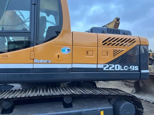 Χρησιμοποιήθηκε υδραυλική εκσκαφή 220LC-9S με πρωτότυπο κινητήρα από την Κορέα
