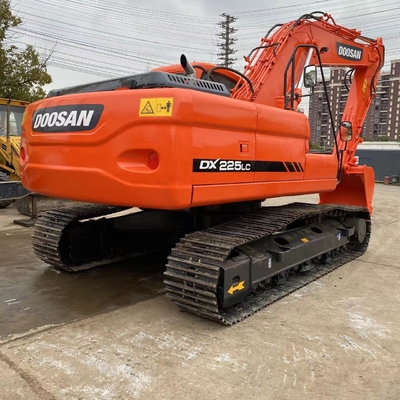 Χρησιμοποιούμενο εξορυκτήρα Doosan DX225LC με αρχική υδραυλική βαλβίδα