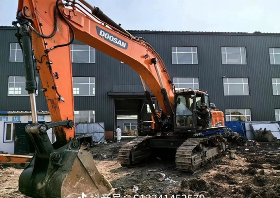 Χρησιμοποιούμενος εξορυκτής Doosan DX500LC με κινητήρα Doosan Χρησιμοποιούμενος υδραυλικός εξορυκτής Crawler