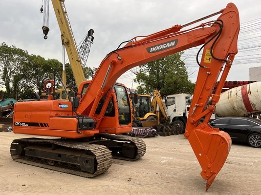 Χρησιμοποιούμενη εκσκαφέας Doosan 140LC με χαμηλές ώρες εργασίας σε άριστη κατάσταση