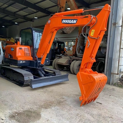 Χρησιμοποιούμενη εκσκαφέας Doosan DX60 Ιαπωνία Αρχική εκσκαφέας χρώματος με χωρητικότητα κουβάς 0,1m3