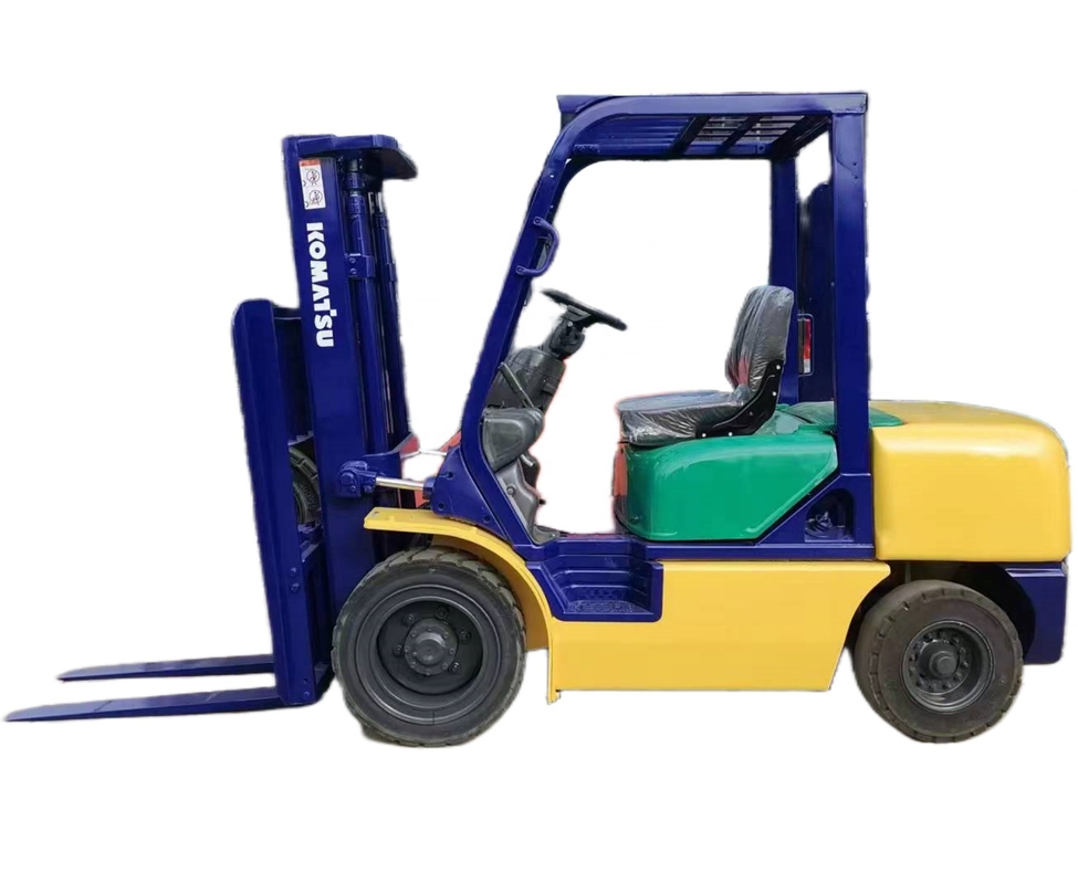 KOMATSU FD30 φορτηγό ανεμοφόρου 3 τόνων με χειροκίνητη λειτουργία και καλή απόδοση σε θερμό άλμα
