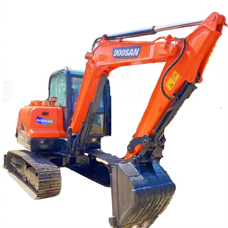 Ανοικτός εξορυκτής Doosan DX55 με αρχική μπογιά και 5,5 τόνους λειτουργικό βάρος