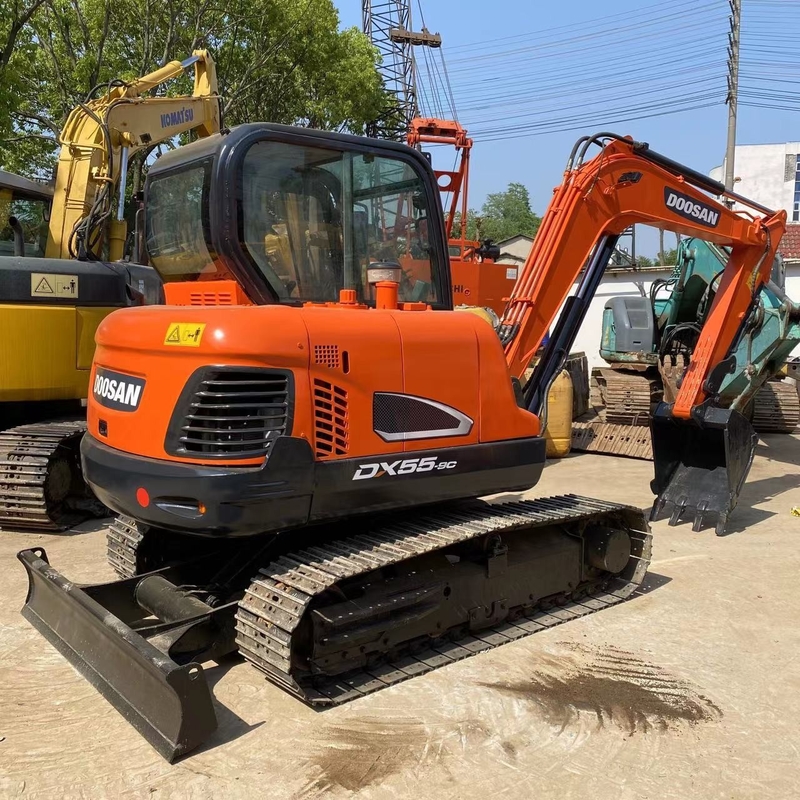2022 Doosan DX55-9C Χρησιμοποιούμενος υδραυλικός σκάφτης με αρχική υδραυλική βαλβίδα